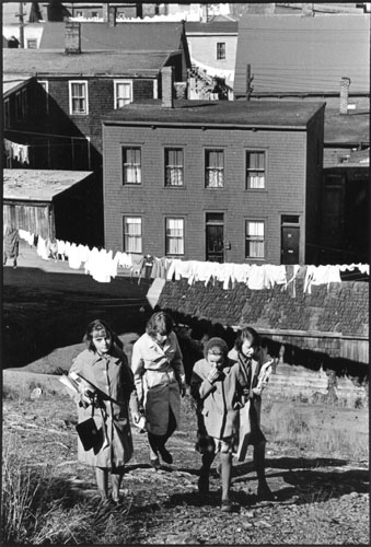 Girls_and_Laundry